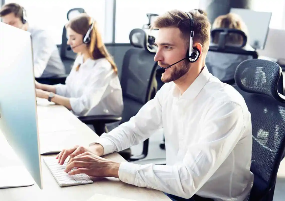 call center support employee